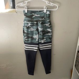 Bombshell camo leggings